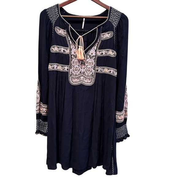 FREE PEOPLE  WIND WILLOW BOHO EMBROIDERED TUNIC MINI DRESS BLACK CORAL Size XS - Picture 2 of 11